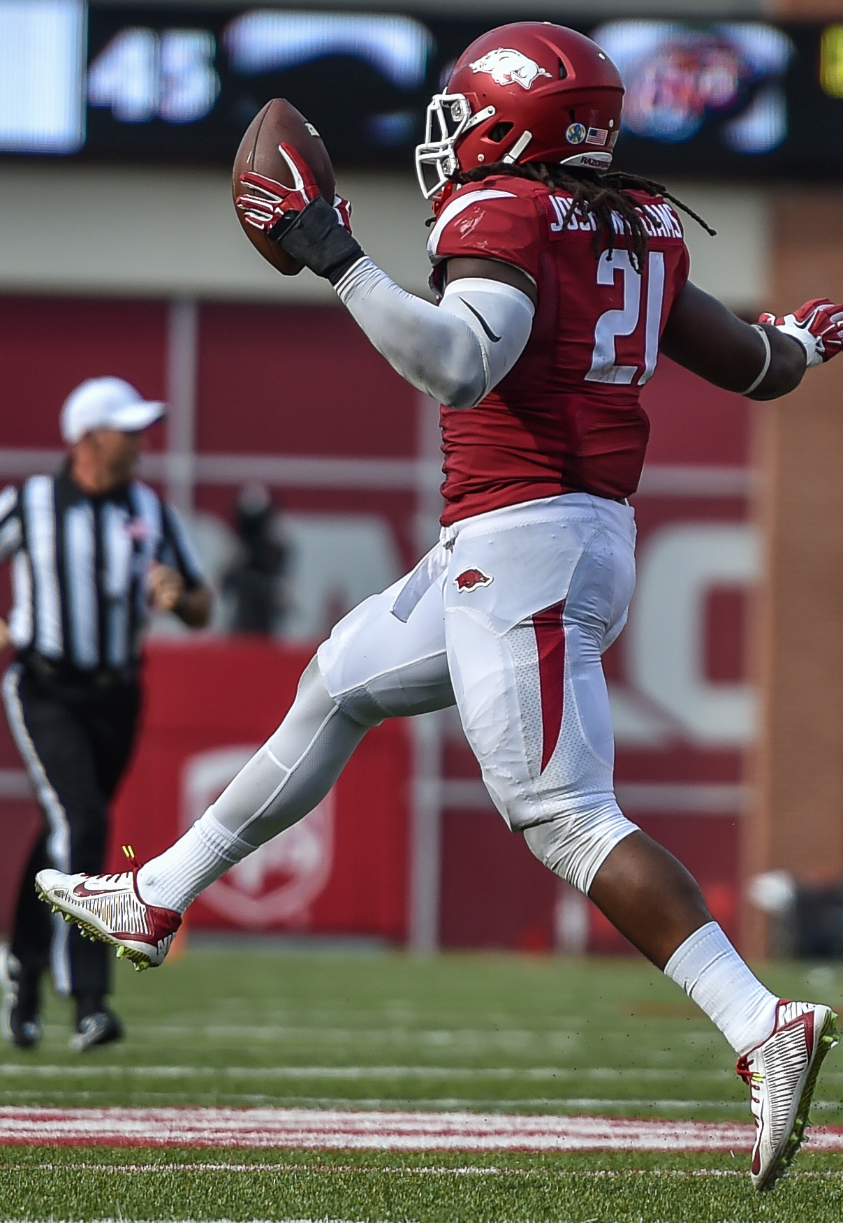 Hogs: LB Josh Williams back from the brink; Beanum out for now