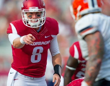 Hogs, Ags admire QB Allen\'s grit; notes