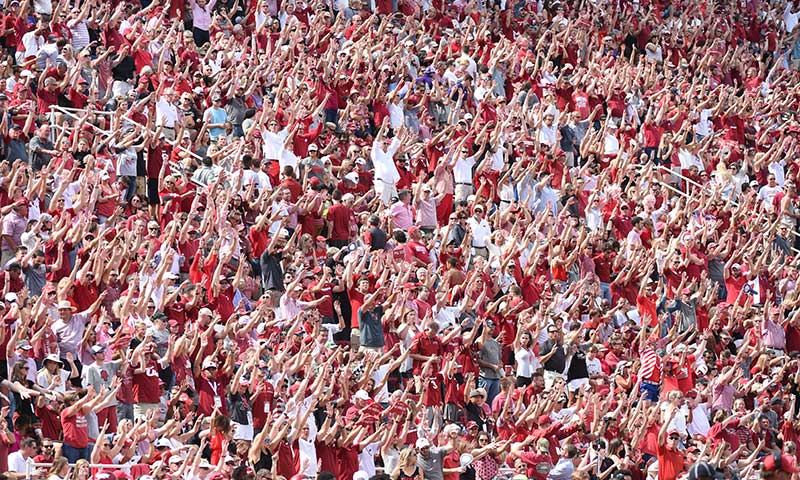 HOGS: No surprise, D wins spring game