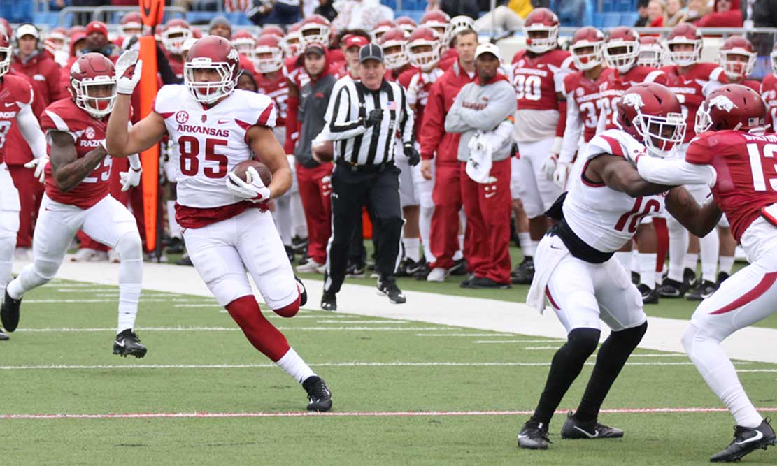 Red-White game: Morris praises receivers, Hog fans